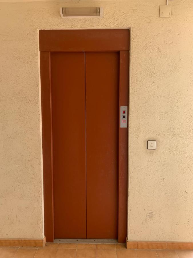 Apartamento De Playa En Santa Margarita. Rosas Exteriör bild