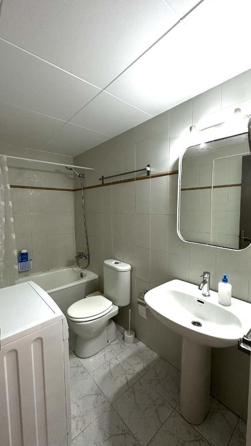 Apartamento De Playa En Santa Margarita. Rosas Exteriör bild